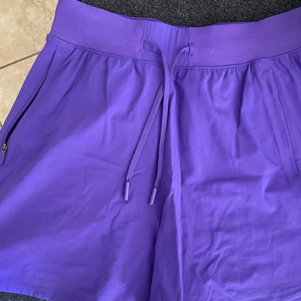 Women’s license to train shorts